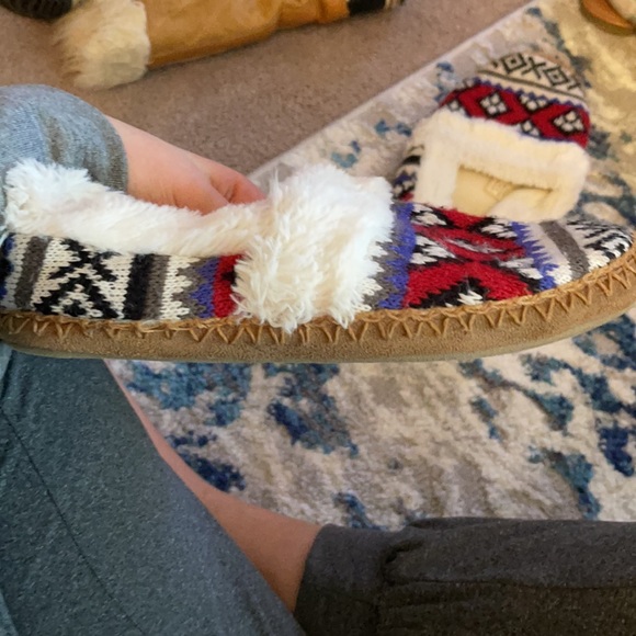 Slippers - Picture 2 of 3